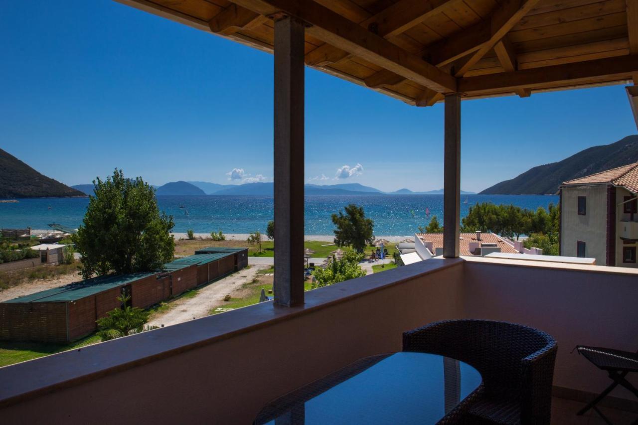 Hotel Odeon Vasiliki  Luaran gambar