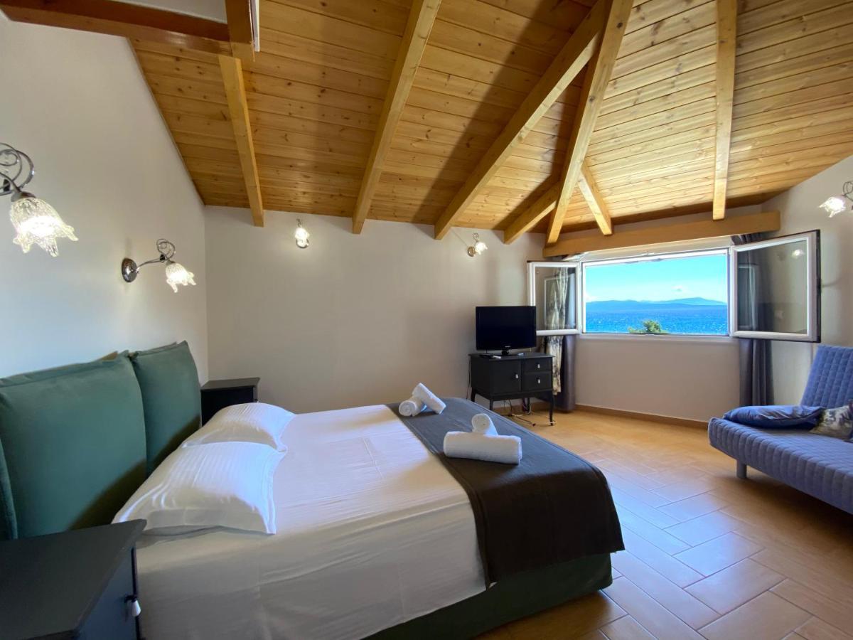 Hotel Odeon Vasiliki  Luaran gambar