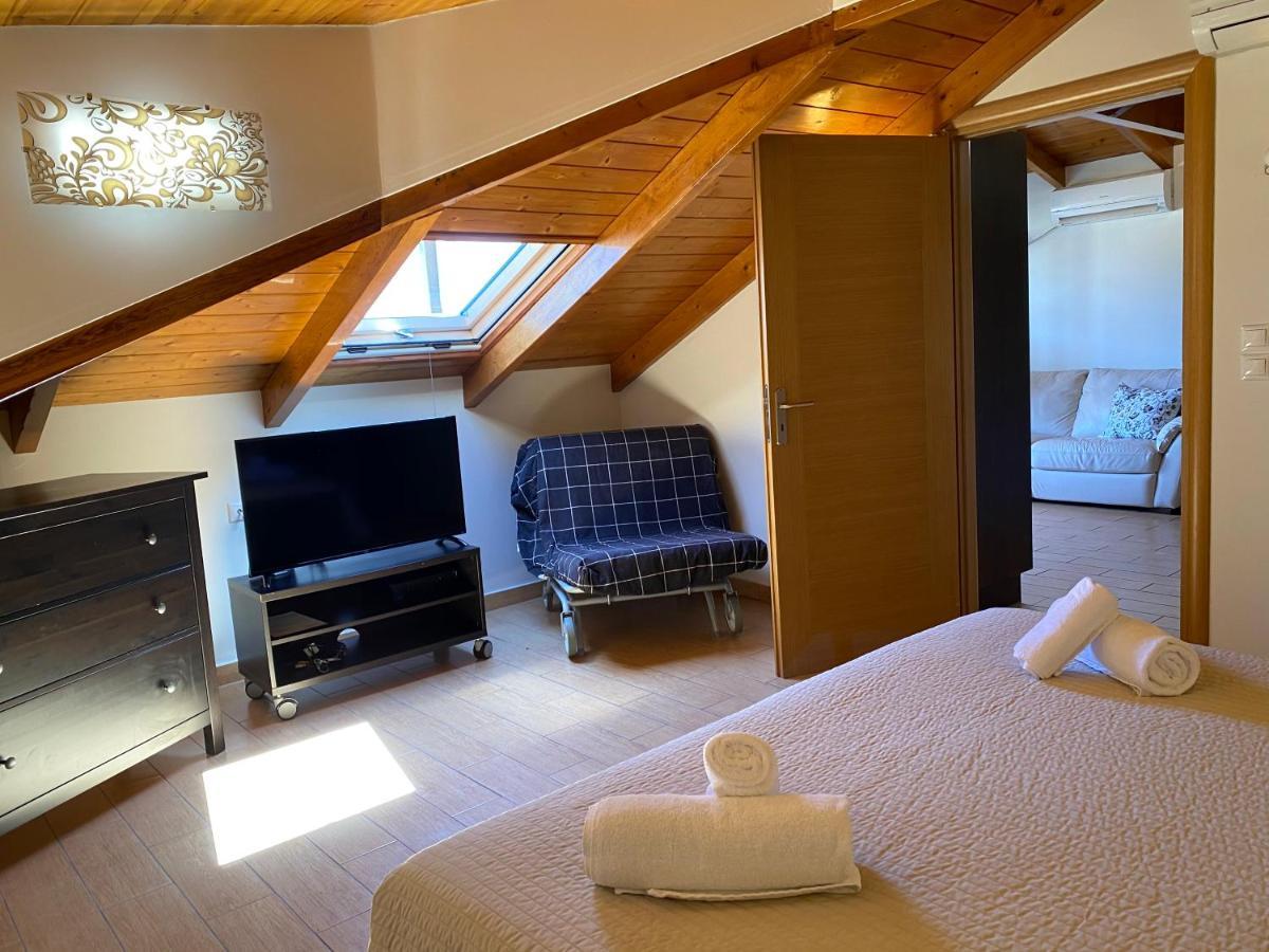 Hotel Odeon Vasiliki  Luaran gambar