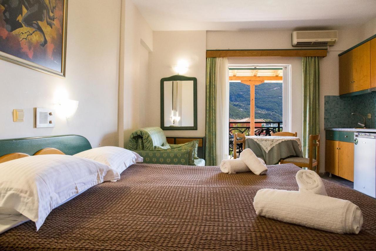 Hotel Odeon Vasiliki  Luaran gambar