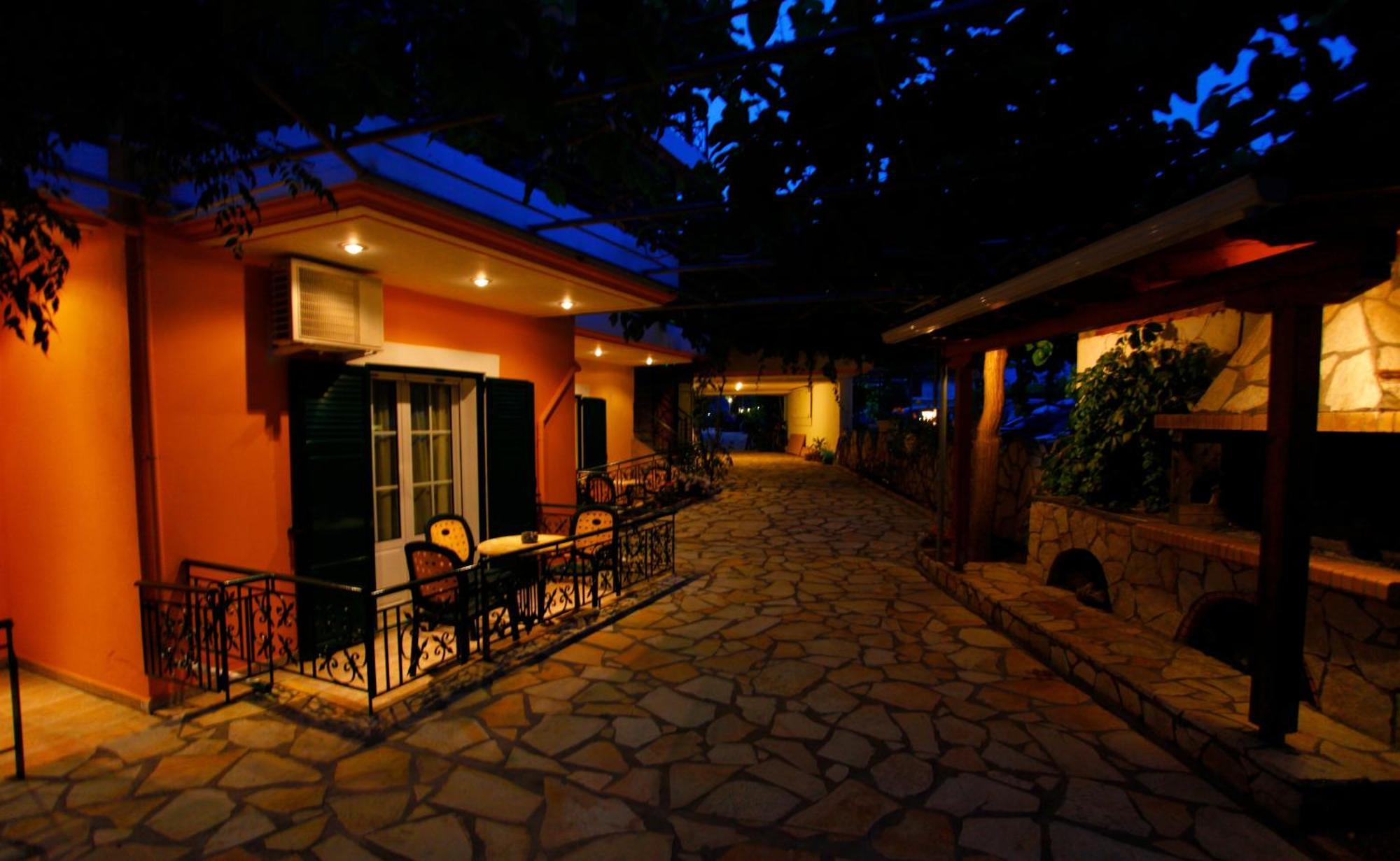 Hotel Odeon Vasiliki  Luaran gambar