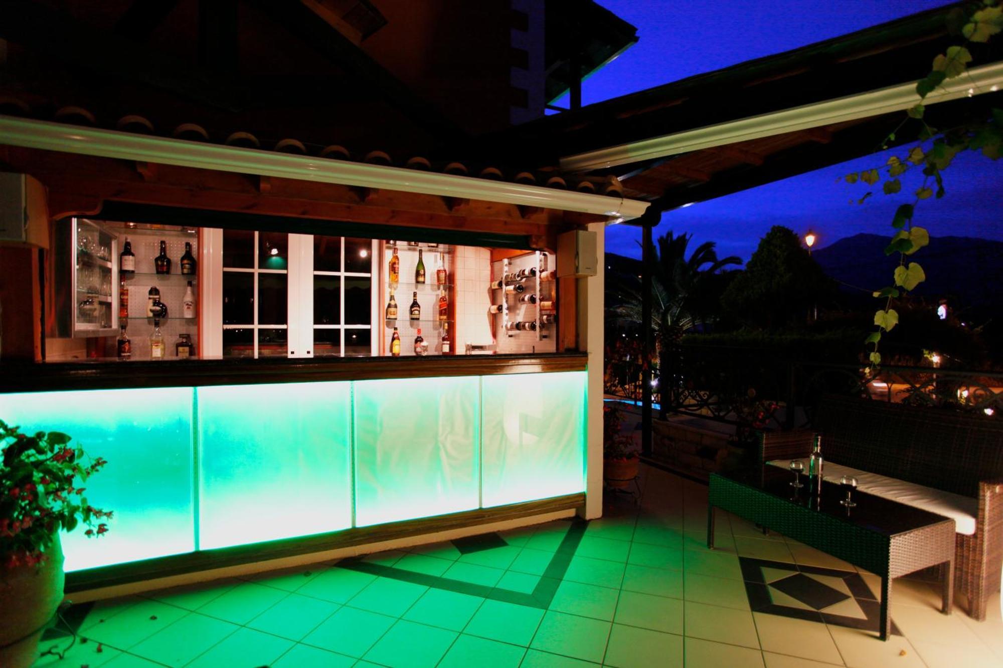 Hotel Odeon Vasiliki  Luaran gambar