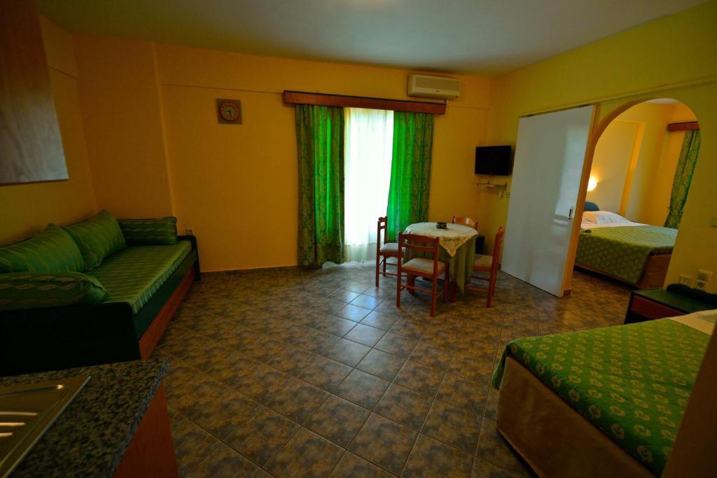Hotel Odeon Vasiliki  Bilik gambar
